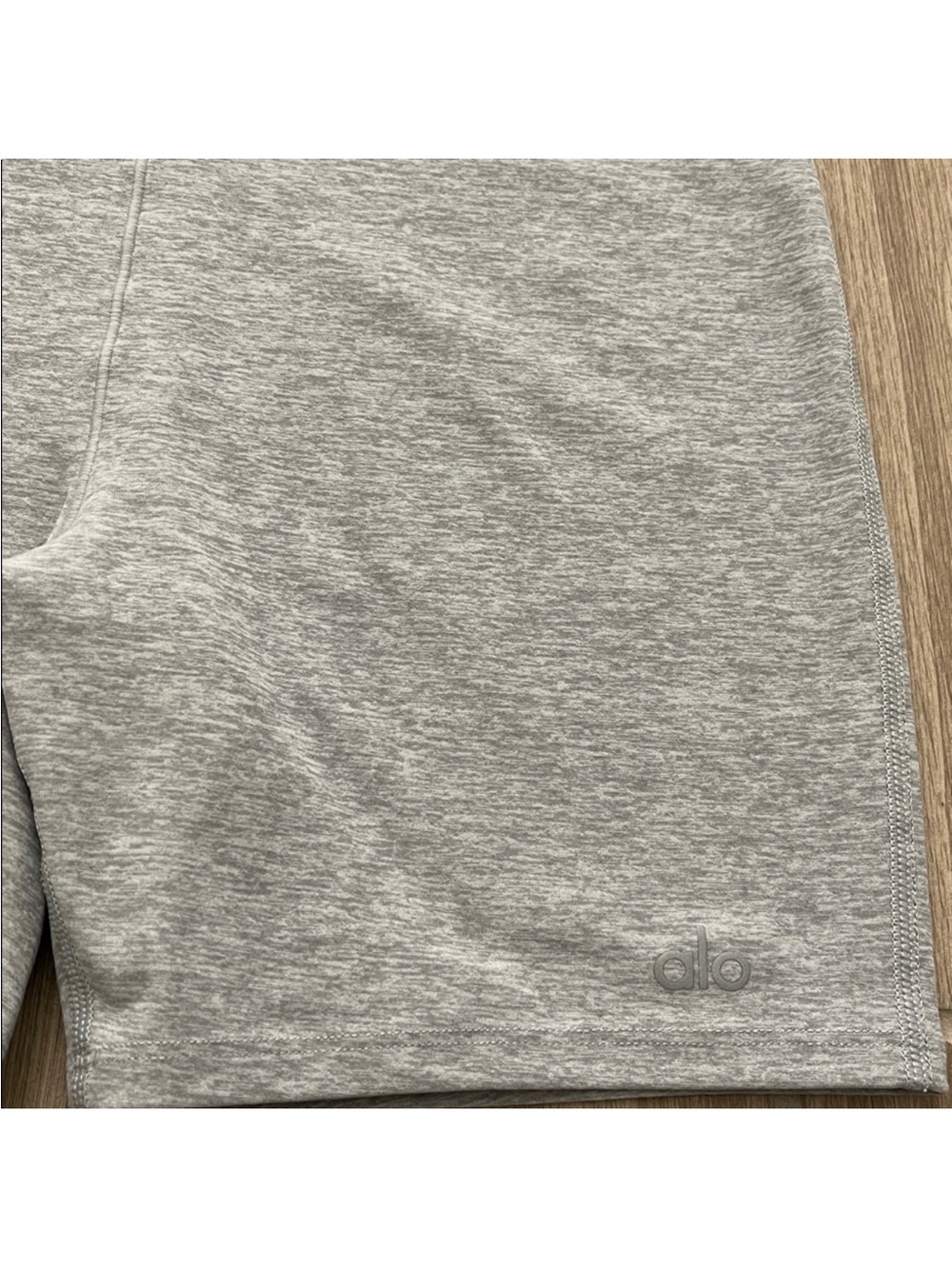 Alo Yoga Alosoft Suns Out Onesie Athletic Heather Grey 5” Sz XS 2-4 W8137R - Picture 7 of 10